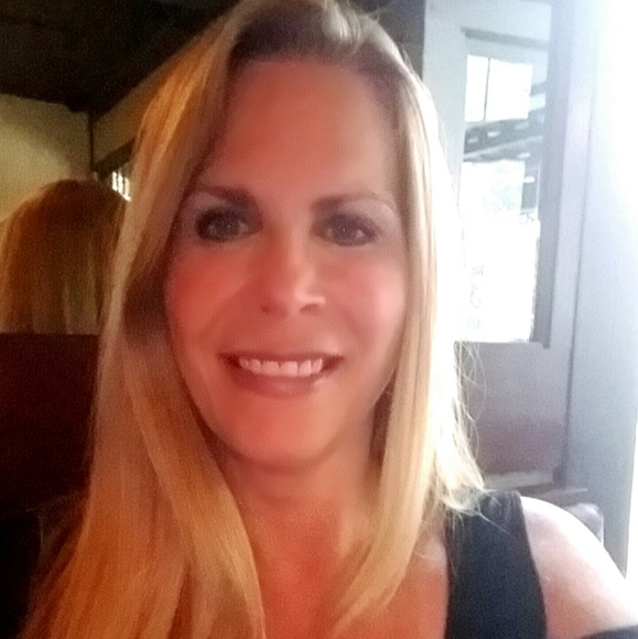 Meet your Posher, Beth - Picture 1 of 1